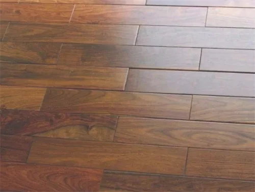 木地板能直接铺在瓷砖上吗