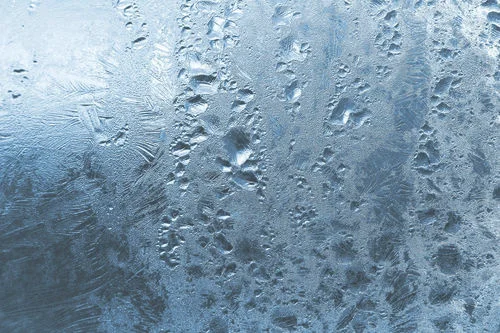 阳台铝合金窗户冬天冻冰如何处理