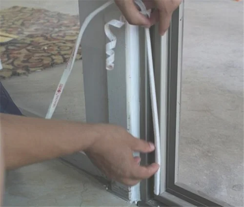 窗户玻璃压条安装方法是什么