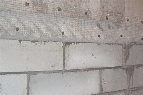 混凝土外墙抹灰要挂钢丝网吗