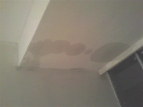 天花板漏水是楼上的原因吗