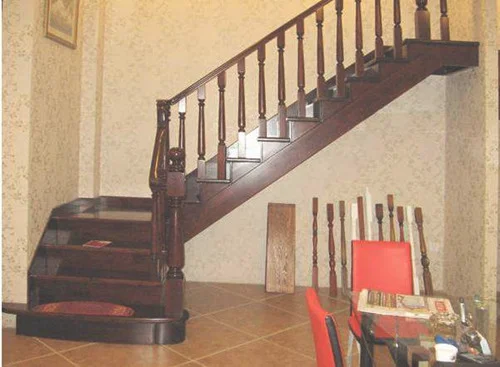实木楼梯踏步板安装方法