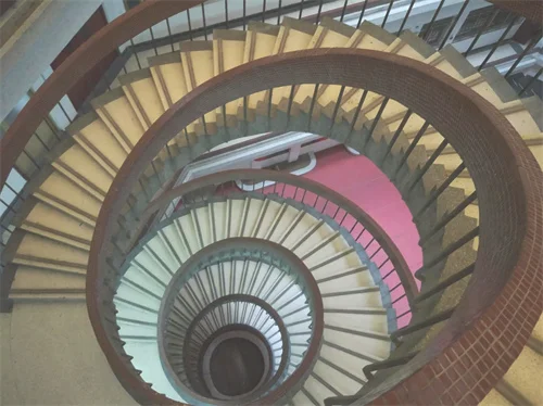 旋转楼梯是怎么做的