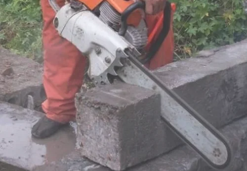 切割砖墙用什么工具