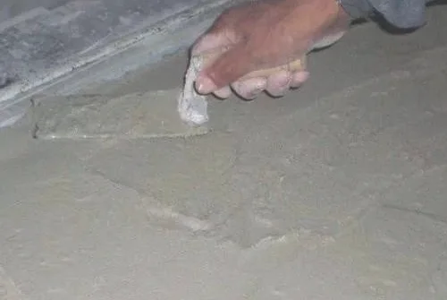 水泥地面起砂用什么材料