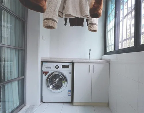 滚筒洗衣机开门方向可以调换吗