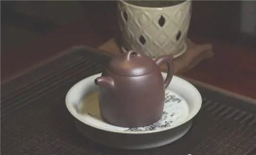 紫砂壶上的茶渍怎么清除