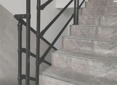 钢管楼梯扶手怎么做