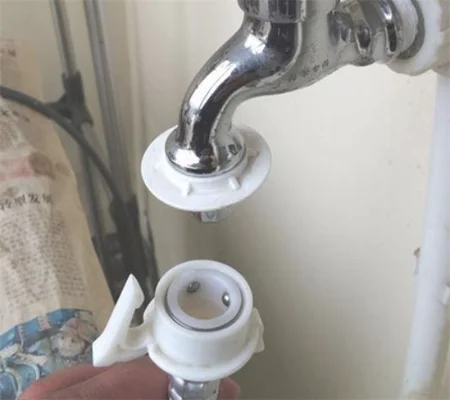 全自动洗衣机怎么接水