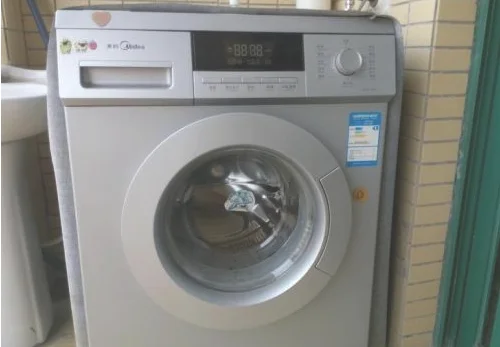全自动洗衣机怎么放水出去