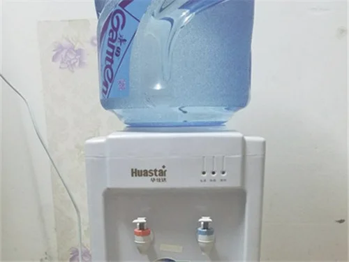 饮水机怎么安装水桶
