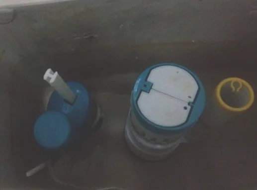 老式马桶水箱一直流水怎么修理