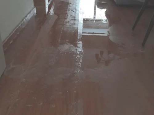 家里地面渗水怎么处理