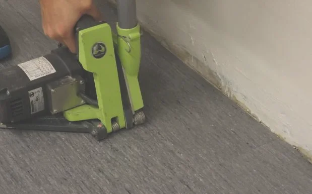 拆木地板用什么工具