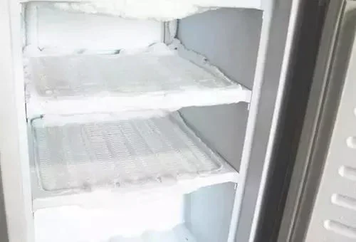 冰箱冻了很厚的冰怎么办