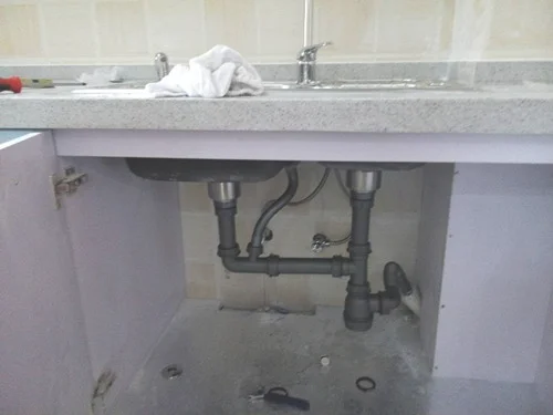 洗手盆下水管漏水怎么拆卸