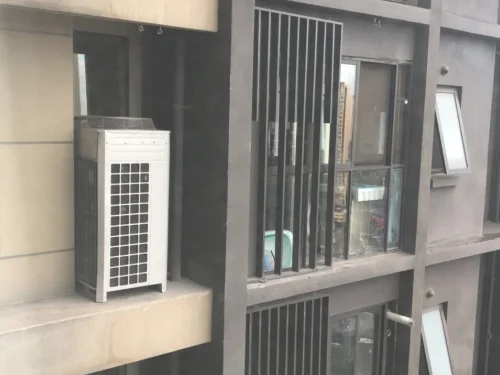 高层空调外机怎么放进百叶窗