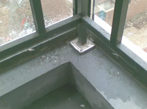 阳台窗户渗水如何补漏