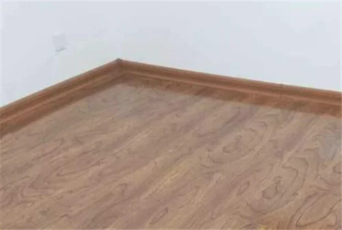 木地板踢脚线如何安装