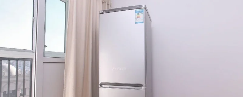冰箱侧面发热正常吗