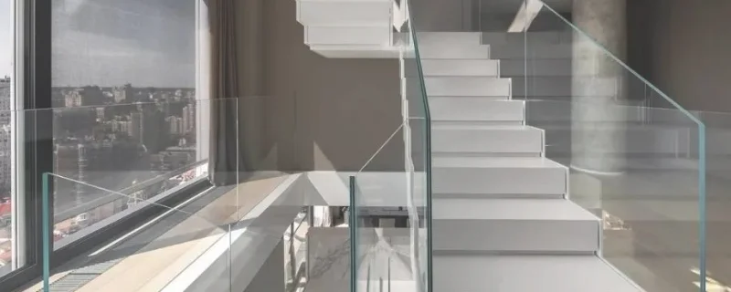 楼梯玻璃扶手基础怎么做