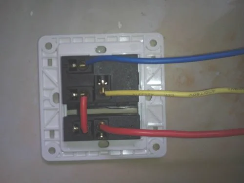 家用电线怎么接插座