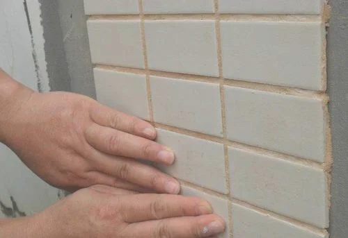 贴外墙砖用水泥还是用瓷砖胶