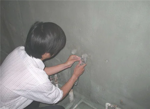 卫生间换瓷砖需要重新防水吗