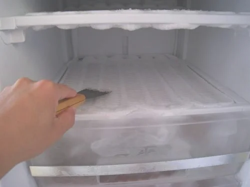 冰箱冷冻室结冰是怎么回事