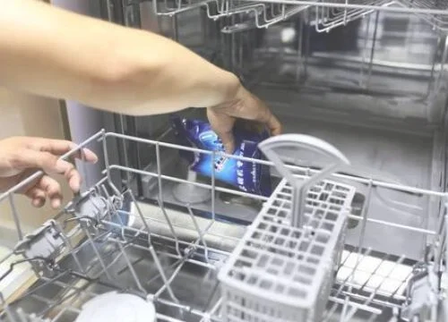洗碗机漂洗剂多久加一次