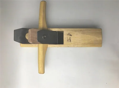 木工刨的刨刀准确装法是怎样的