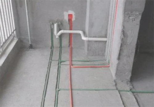 冷热水管上下安装规范是什么