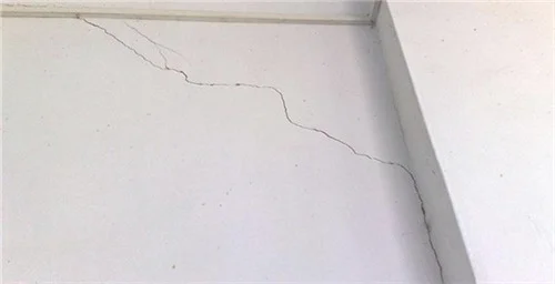 乳胶漆墙面开裂的原因有哪些