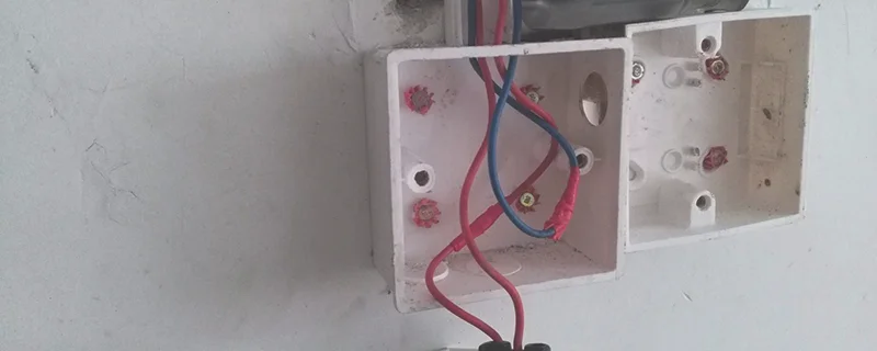 控制电灯的开关应安装在什么线上