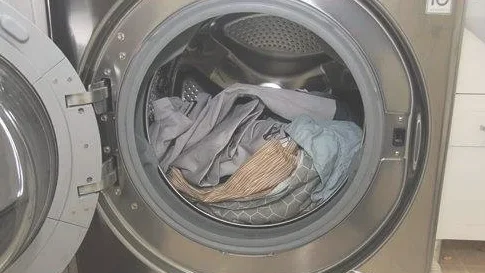 蚕丝被能用洗衣机洗吗