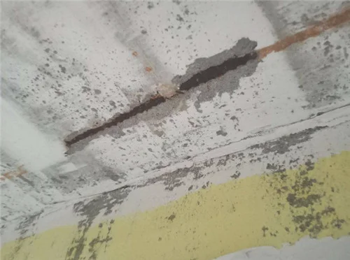 天花板露钢筋怎么修补