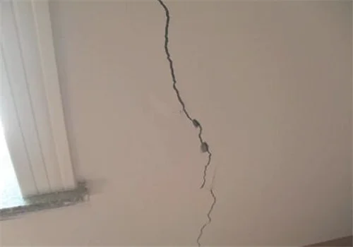 墙上裂缝怎么修补