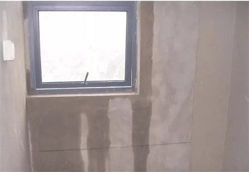 窗户凹槽下雨大风就漏水是什么原因