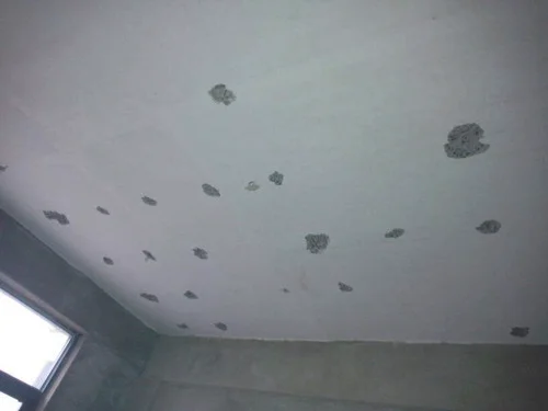 天花板打孔怎样避免灰尘
