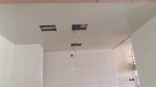 天花板扣板怎么拆