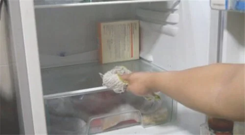 白醋擦冰箱的正确方法是什么
