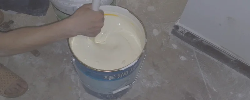 瓷砖上的干乳胶漆怎么去除
