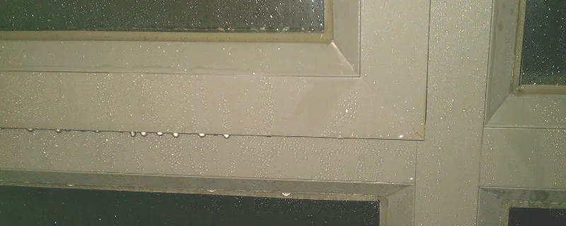 断桥铝窗户淌水怎么处理