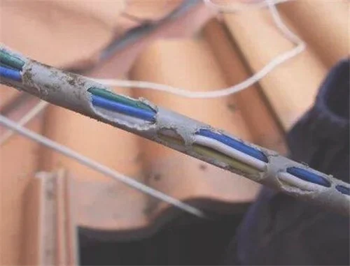 电线被老鼠咬破怎么修