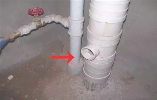 卫生间下水管要打个小洞吗