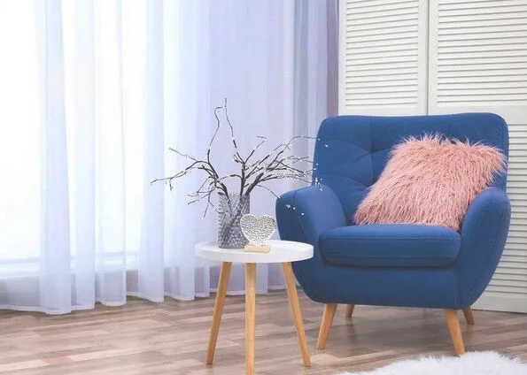 蓝色沙发配什么颜色窗帘