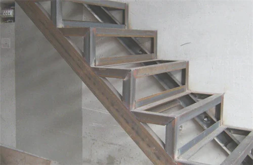 钢结构楼梯踏步尺寸计算公式是什么