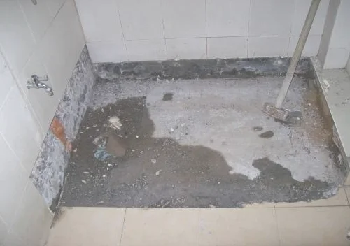 卫生间渗水不砸地板能补好吗
