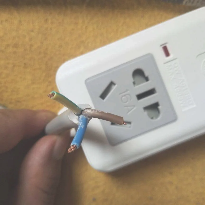 家用插座电线接法是怎么样的