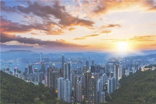 香港700尺等于多少平方米